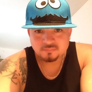 Meet your Posher, Santos